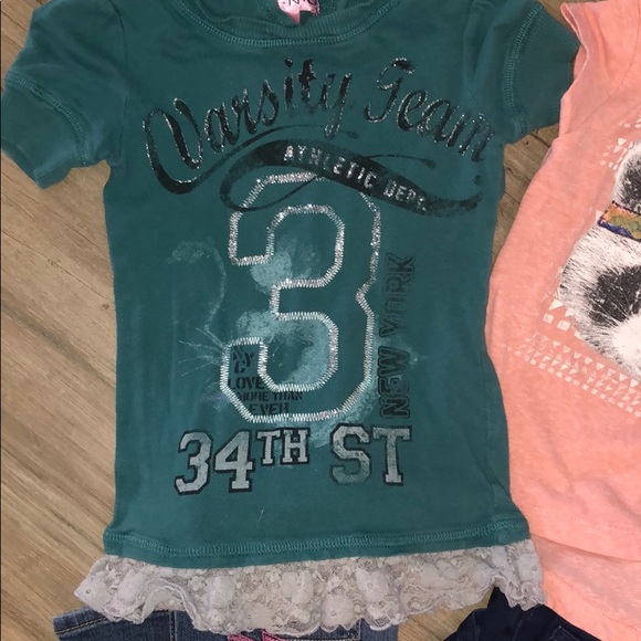 4T- #3 Outfits One Price💥💥💥 - Picture 2 of 8